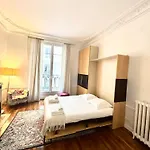 Appartement Arc De Triomphe 5 Minutes Away By Walk *