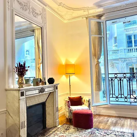 Arc De Triomphe 5 Minutes Away By Walk Apartment